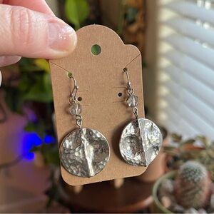 📍SOLD Elegant Hammered Silver Dangle Earrings